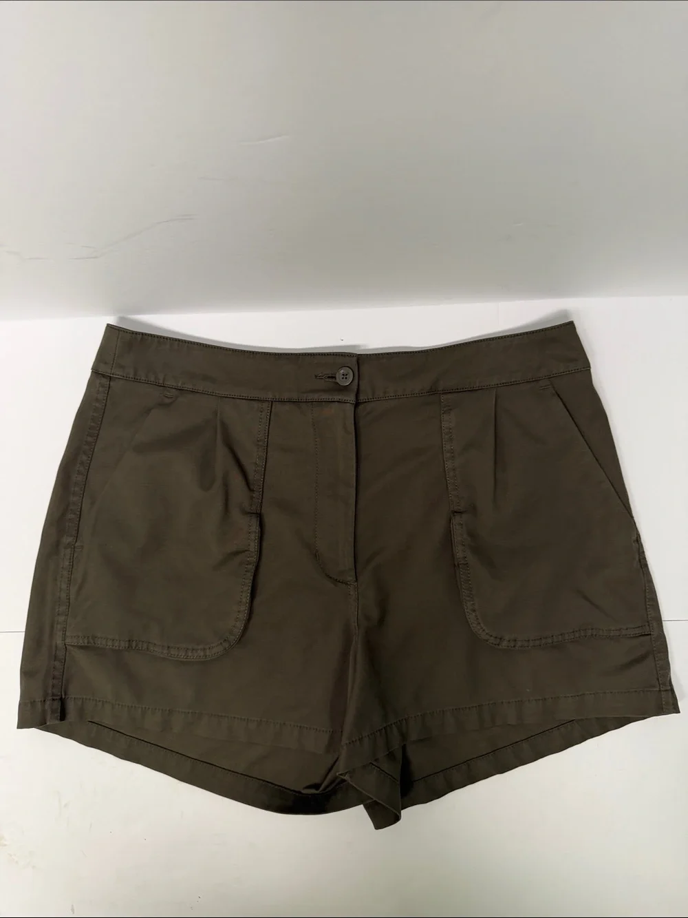 Lululemon This Instant Dark Olive Shorts Size 8